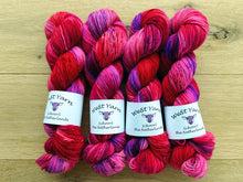 Afbeelding in Gallery-weergave laden, Heart's Desire - Singles - WeStYarn
