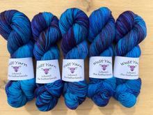 Afbeelding in Gallery-weergave laden, Midnight Waters Deluxe Sock