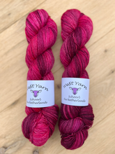 Load image into Gallery viewer, Lampone - Singles - WeStYarn