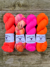 Load image into Gallery viewer, Flamingo Flair Deluxe Sock - WeStYarn