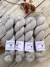 Afbeelding in Gallery-weergave laden, Pebbles Merino Singles - WeStYarn