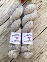 Afbeelding in Gallery-weergave laden, Pebbles Merino Singles - WeStYarn