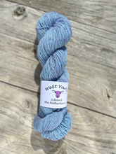 Afbeelding in Gallery-weergave laden, Frost - Singles - WeStYarn