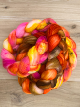 Load image into Gallery viewer, Love is in the air WeStYarn Merino Top