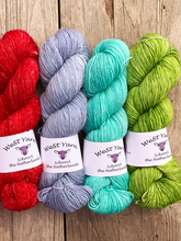 Afbeelding in Gallery-weergave laden, Ring of Fire Merlin - WeStYarn