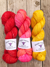 Afbeelding in Gallery-weergave laden, Ring of Fire Merlin - WeStYarn