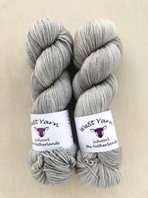 Afbeelding in Gallery-weergave laden, Pebbles Deluxe Sock - WeStYarn