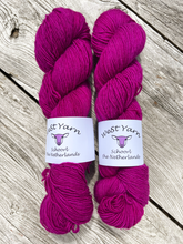 Afbeelding in Gallery-weergave laden, Berry Merino Singles &amp; Silky Singles
