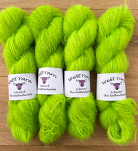 Afbeelding in Gallery-weergave laden, Green Frog Luxe Suri Silk
