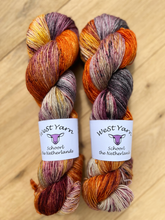 Afbeelding in Gallery-weergave laden, Amber Rock  Merino Singles &amp; Silky Singles
