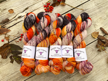 Load image into Gallery viewer, Amber Rock Merino Singles
