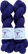 Afbeelding in Gallery-weergave laden, Moonless Night Merino Singles &amp; Silky Singles
